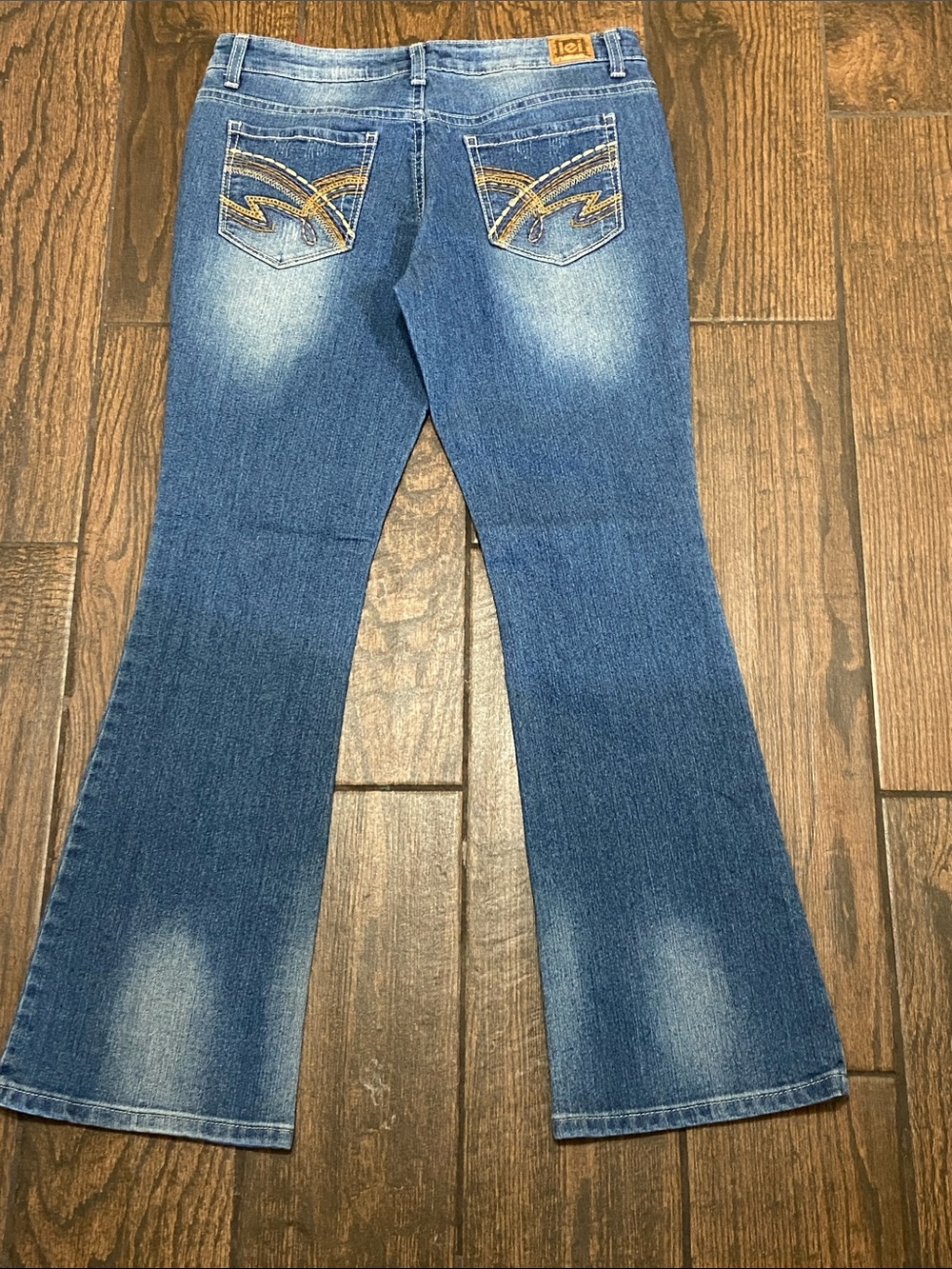 Lei Felicia Medium Blue Flare Jeans with Embroidered Pockets Size Junior 9 Short